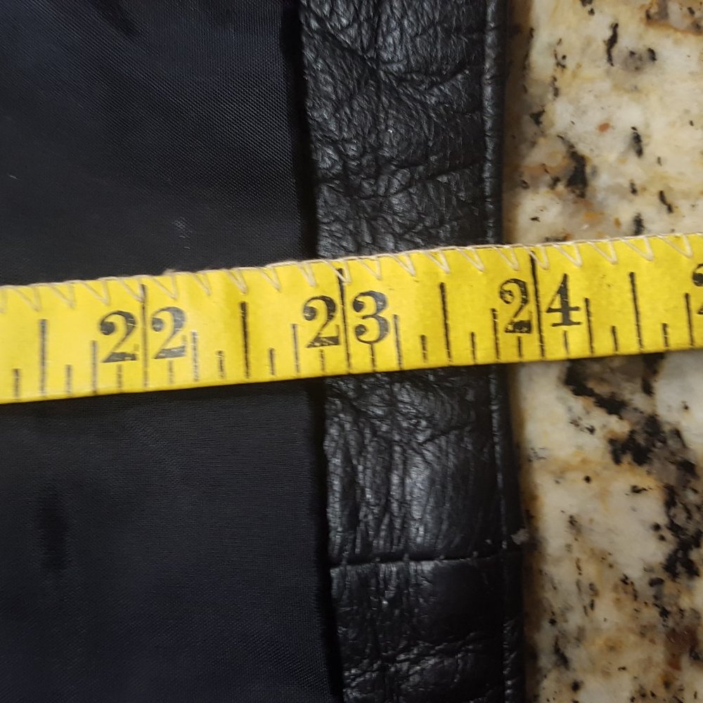 Vichen Black leather Vest 24" length - large - Picture 6 of 8